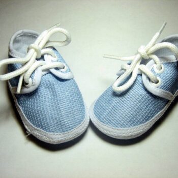 Soft baby shoes 0 to 9 months